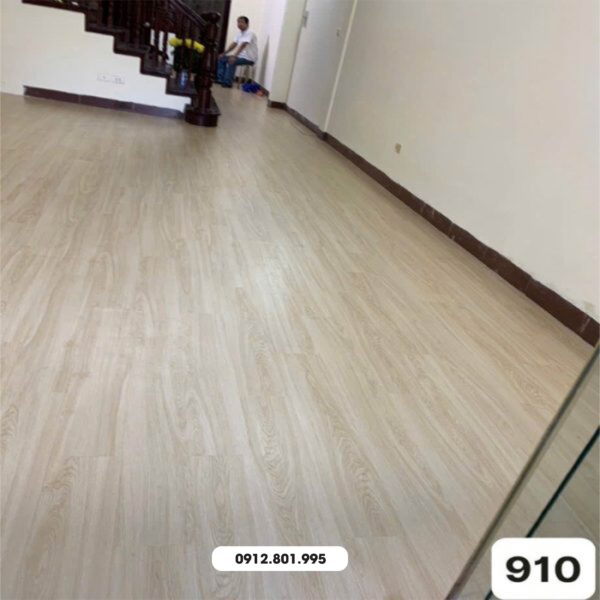 Sàn nhựa giả gỗ tự dán giá rẻ - Ảnh 3